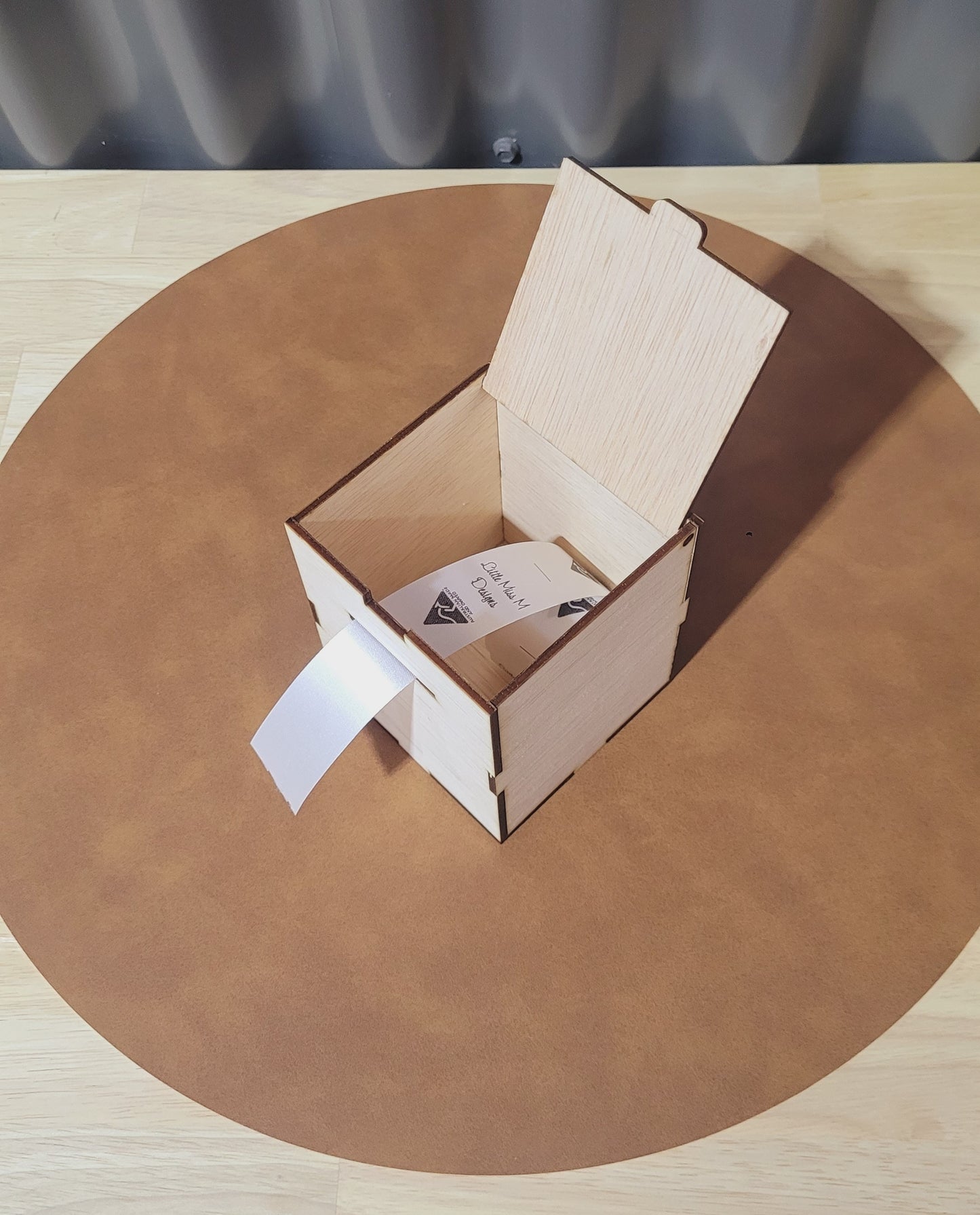 Satin label cutting box